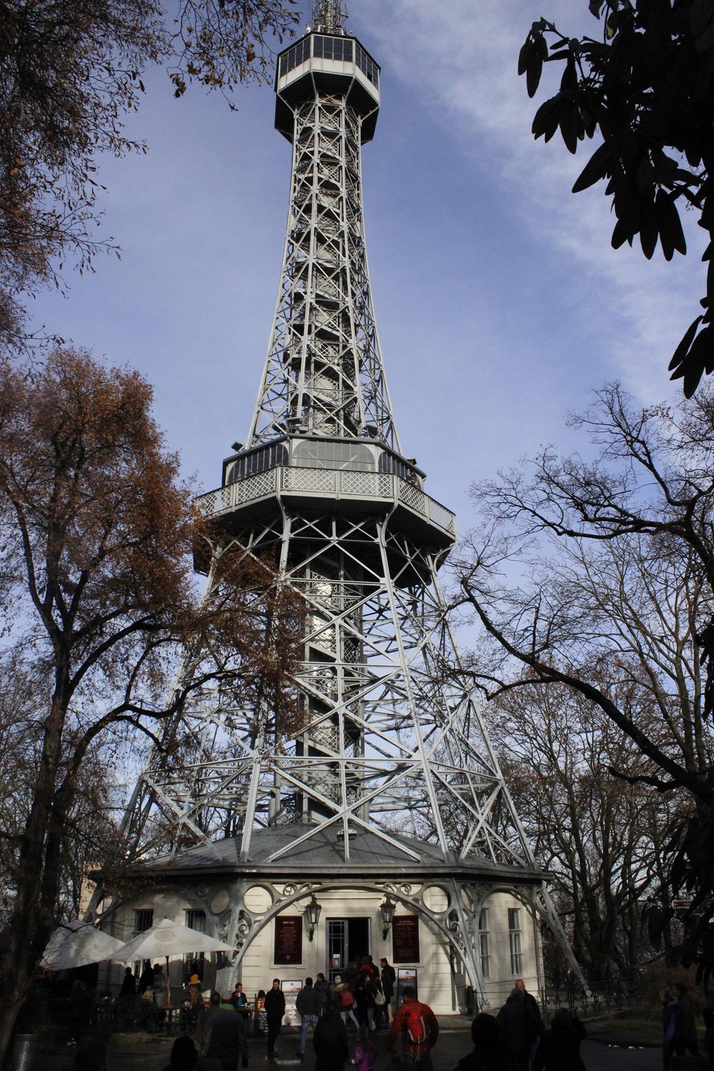 prag-petrin-tower-petrin-kulesi